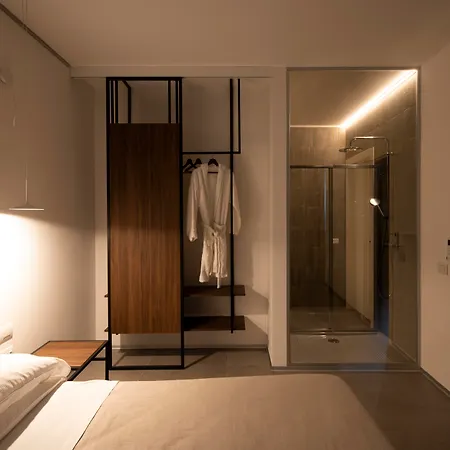 Hotel Alkamuri Posh E