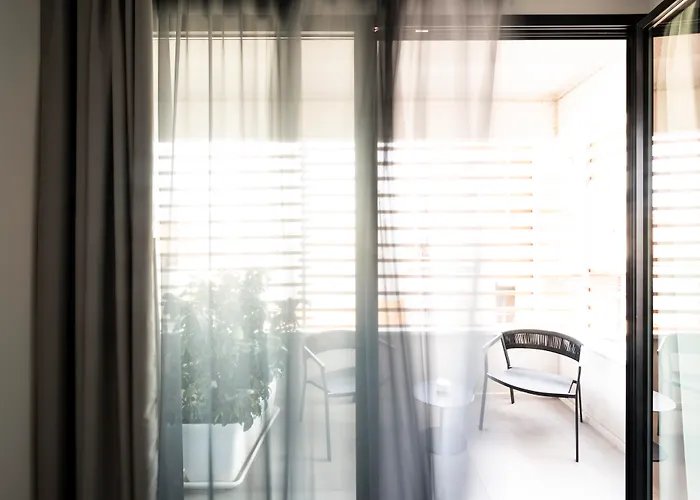 Alkamuri Posh E Hotell 4*