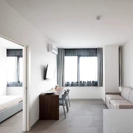 Alkamuri Posh E ホテル