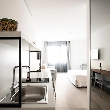 Hotel Alkamuri Posh E 4*