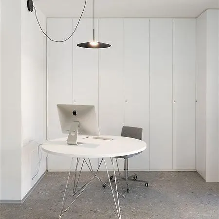 فندق Alkamuri Posh E 4*