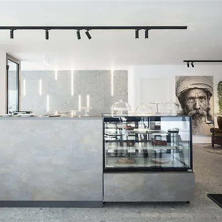 Alkamuri Posh E ホテル アルカモ