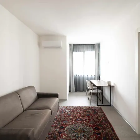 Alkamuri Posh E Hotel