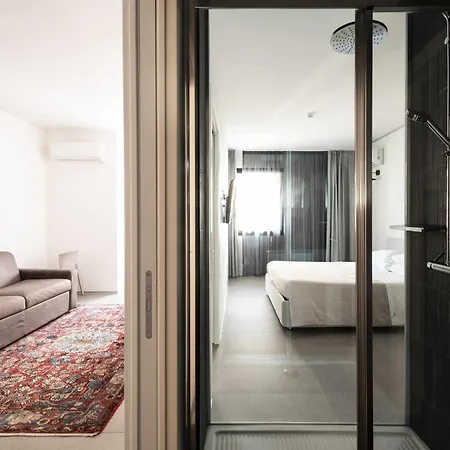 Alkamuri Posh E Hotel 4*