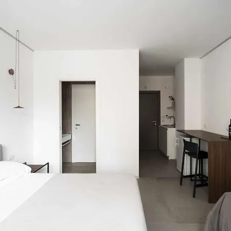 Hotel Alkamuri Posh E 4*