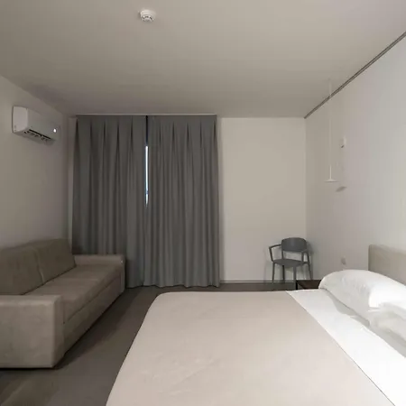 Alkamuri Posh E Hotel 4*