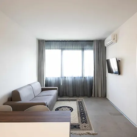 Alkamuri Posh E Hotel