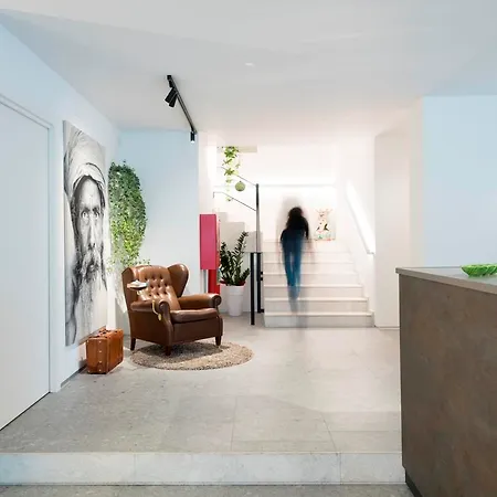 ホテル Alkamuri Posh E 4*