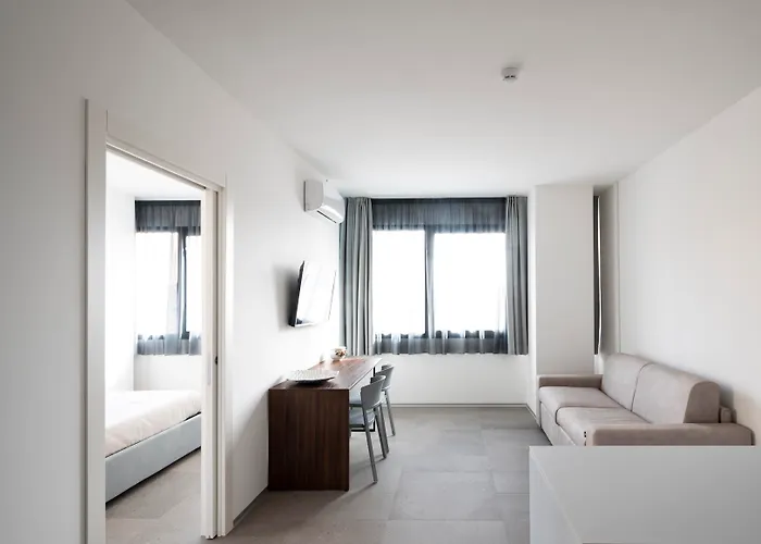 Alkamuri Posh E Hotel