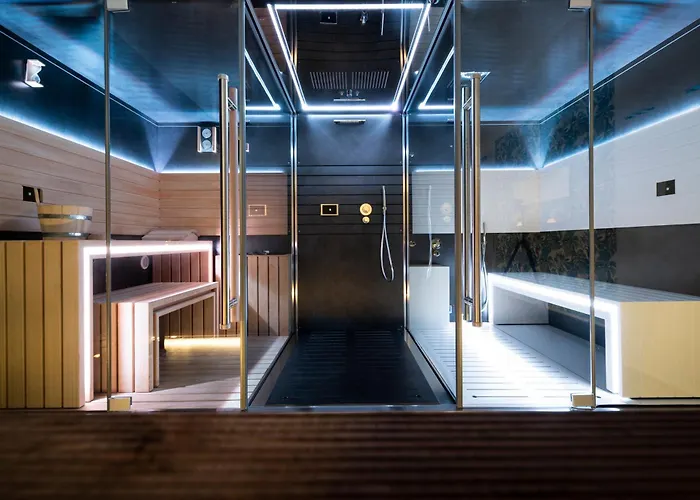 Hotel Alkamuri Posh E