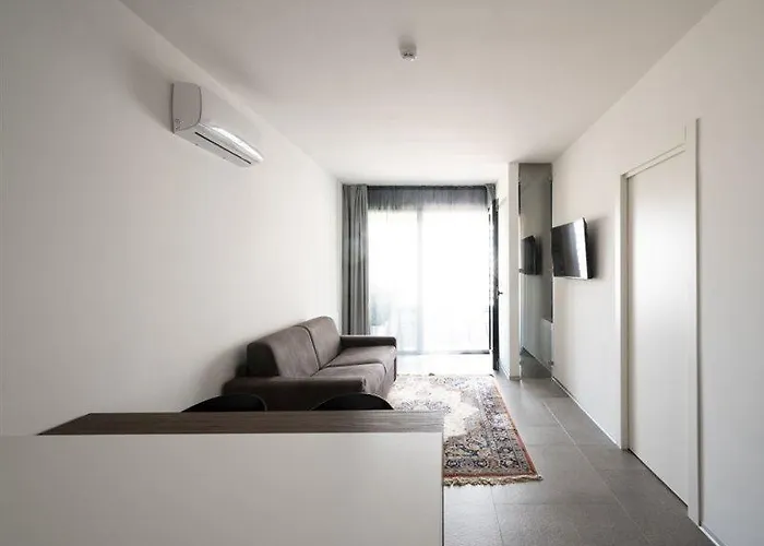 Alkamuri Posh E Hotel