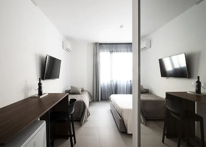 Hotel Alkamuri Posh E