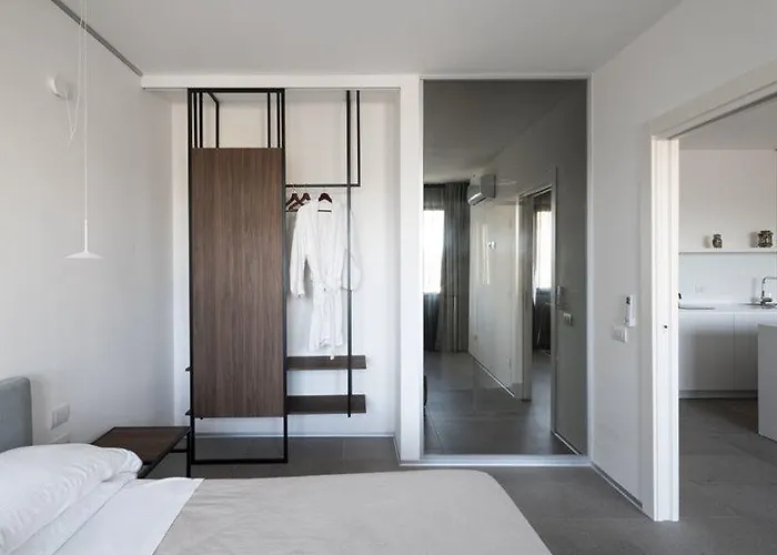 Hotel Alkamuri Posh E