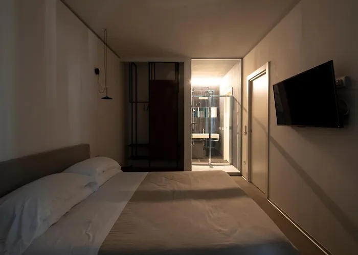 Hotel Alkamuri Posh E