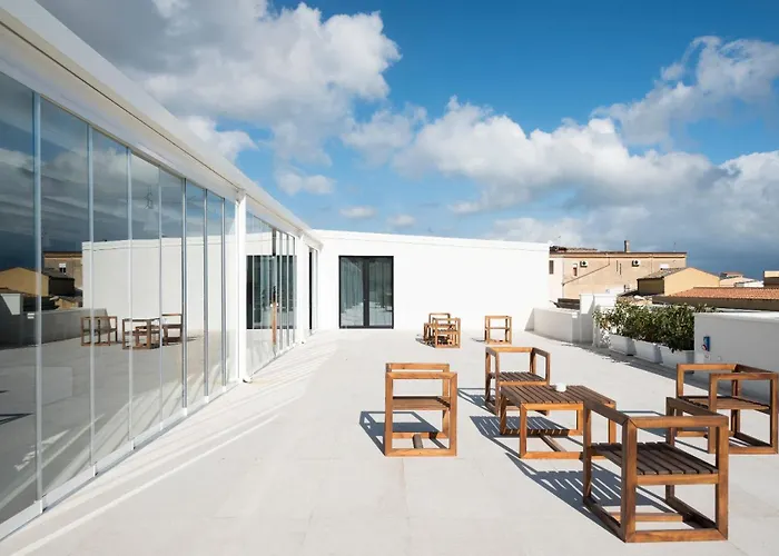 Hotel Alkamuri Posh E
